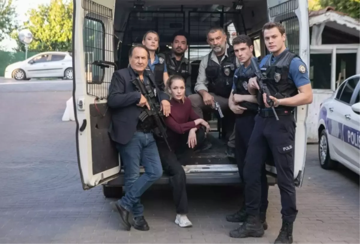 Arka Sokaklar CANLI izle! 20 Haziran Cuma KANAL D Arka Sokaklar yeni bölüm 717. BÖLÜM full HD canlı yayın izle!