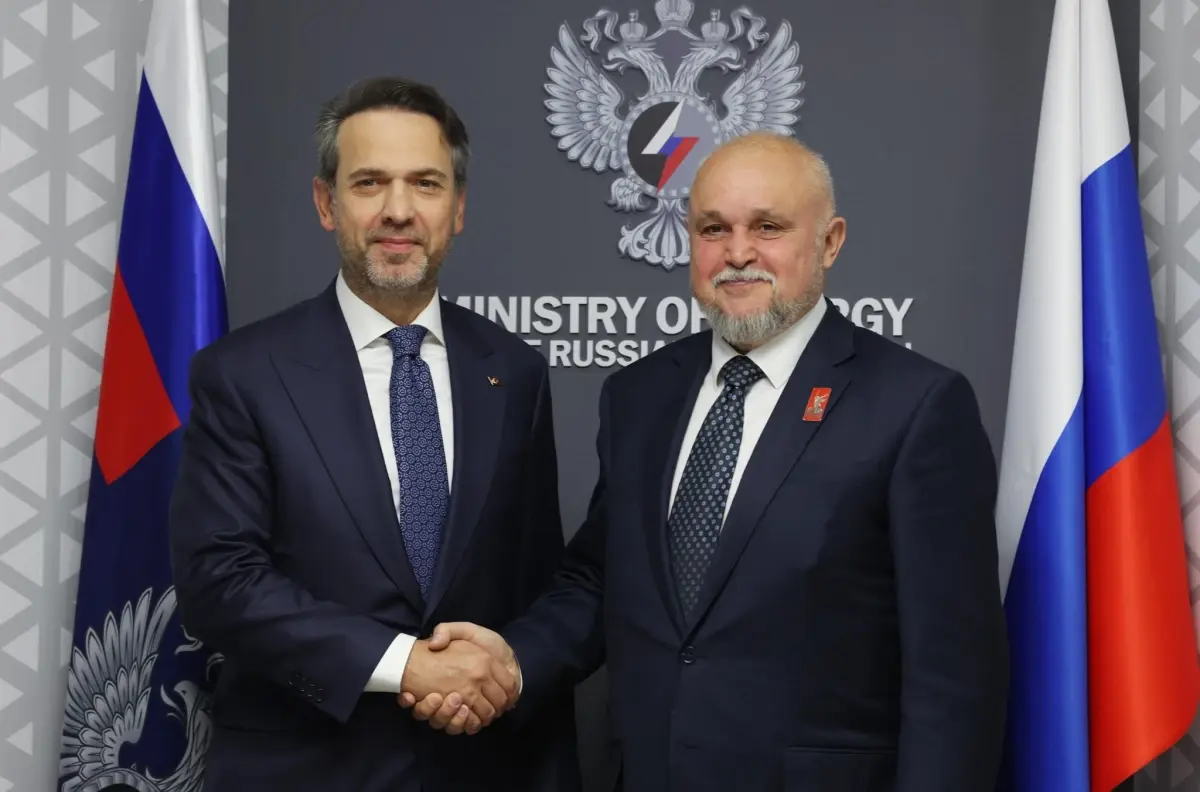 Bakan Bayraktar, St. Petersburg Ekonomi Forumu'nda Rusya Enerji Bakanı ile Görüştü