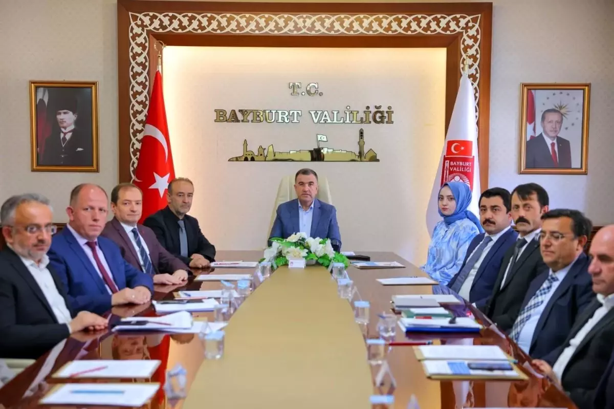 Bayburt'ta Sahipsiz Sokak Hayvanları İçin Toplantı Yapıldı