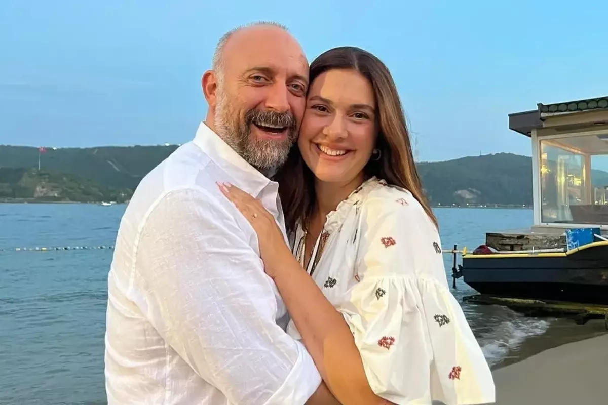 Bergüzar Korel, sıcak havanın tadını Marmaris'te çıkarıyor