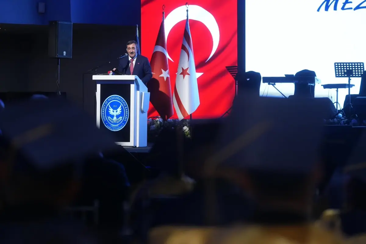 Cevdet Yılmaz, KKTC Mezuniyet Töreni'nde Gençleri Kutladı