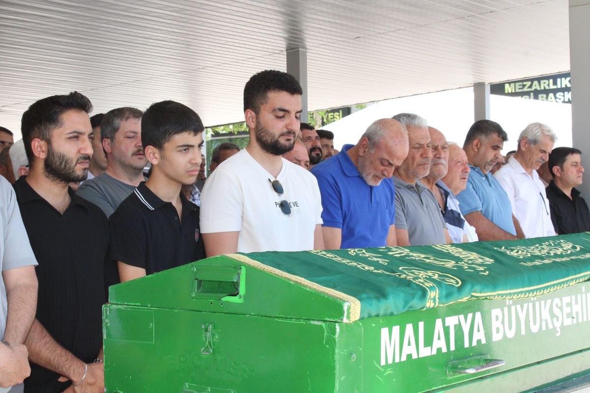 Baba ve Oğul Aynı Mezarda
