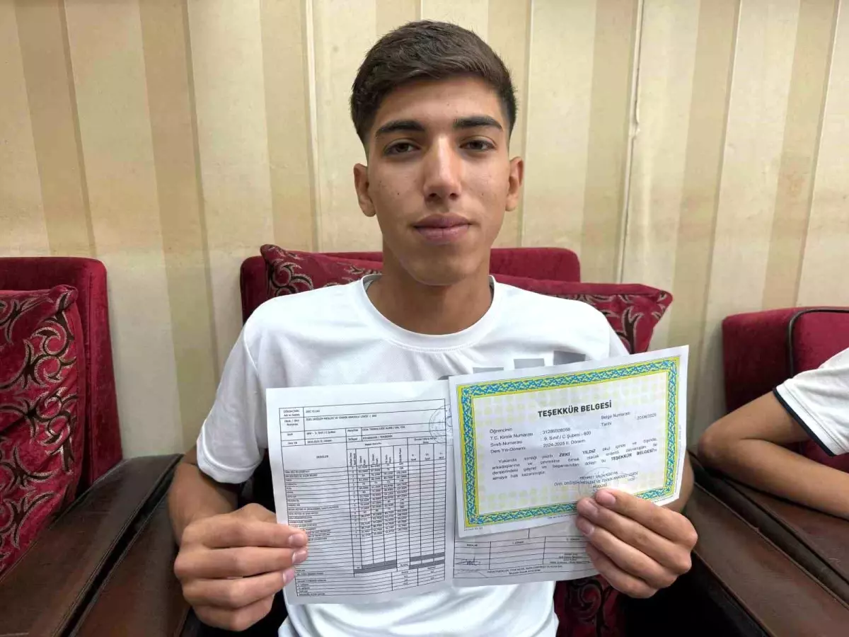 Diyarbakırlı Berberden Öğrencilere Ücretsiz Tıraş Desteği