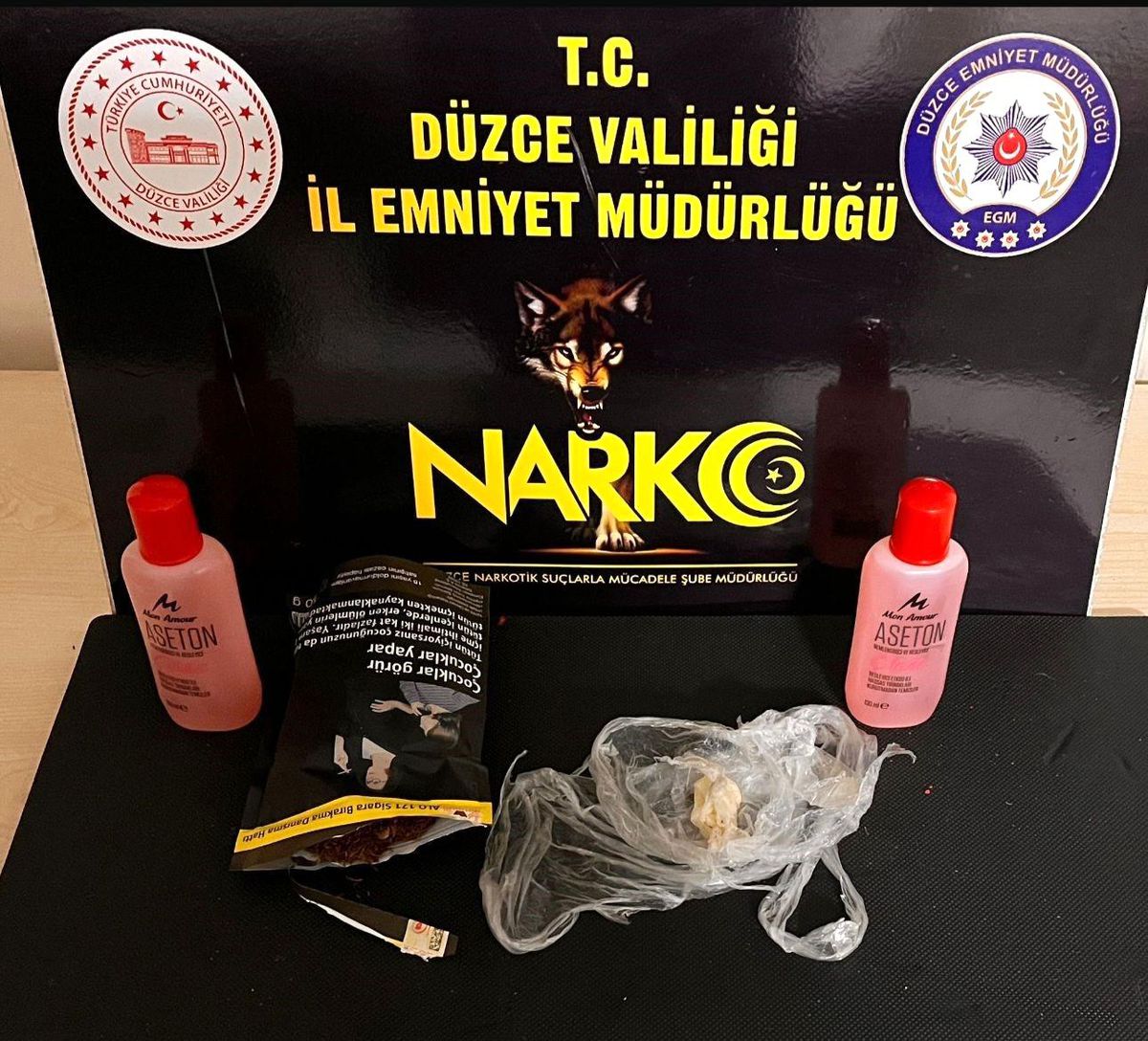 Düzce'de Uyuşturucu Operasyonu: 1 Kilo Bonzai Yapabilecek Hammade Ele Geçirildi