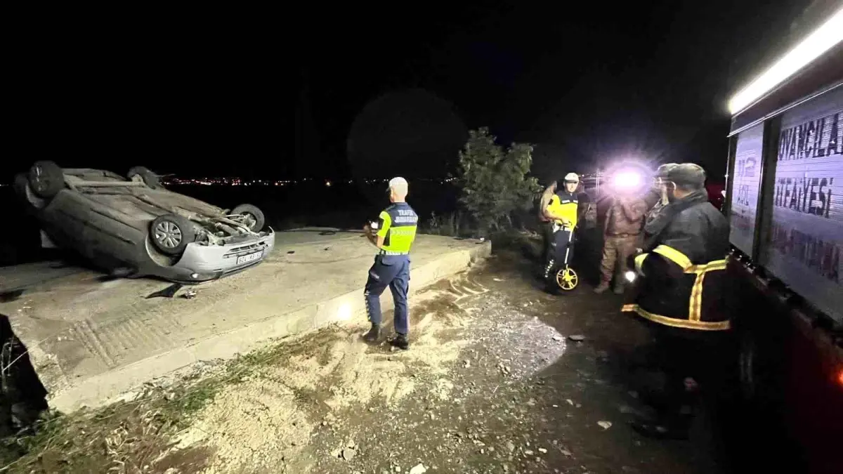 Elazığ'da Direksiyon Hakimiyetini Kaybeden Araç Takla Attı: Bir Yaralı