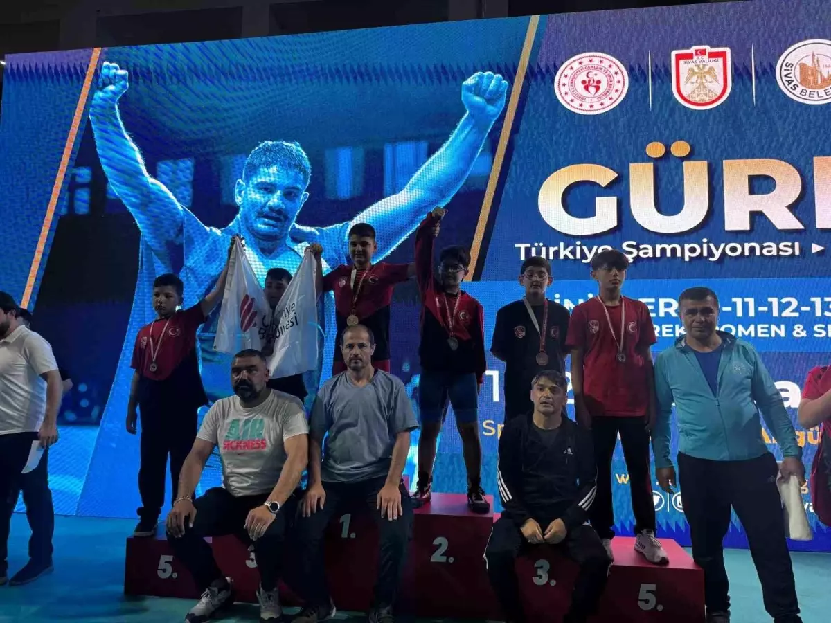 Eskişehirli Güreşçiler Türkiye Şampiyonası'nda Başarı Elde Etti