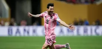 Frikikten şahane bir gol atan Messi, maç sonu FIFA kuralını bakın nasıl çiğnedi