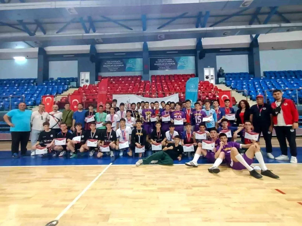 Okul Sporları Genç B Erkekler Futsal Müsabakaları Sonuçlandı