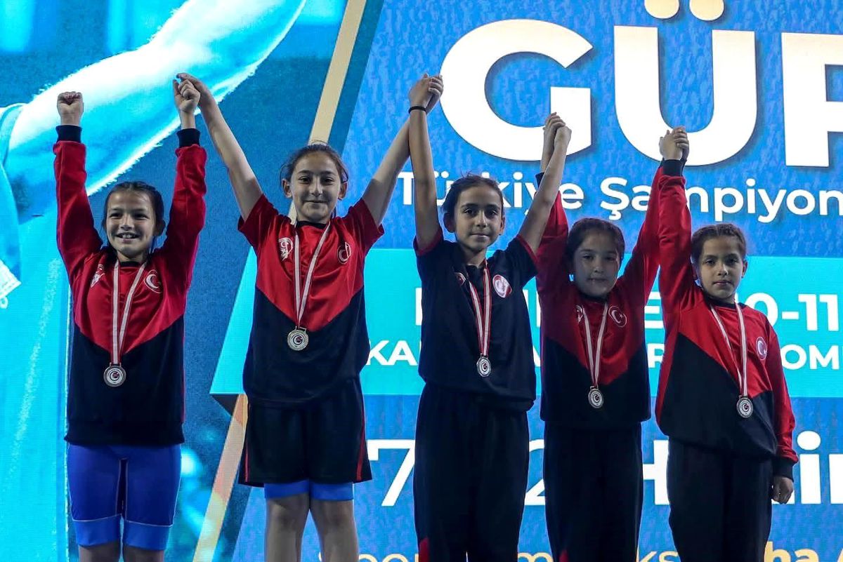 Aydın'ın Genç Güreşçileri Türkiye Şampiyonası'nda Başarı Elde Etti