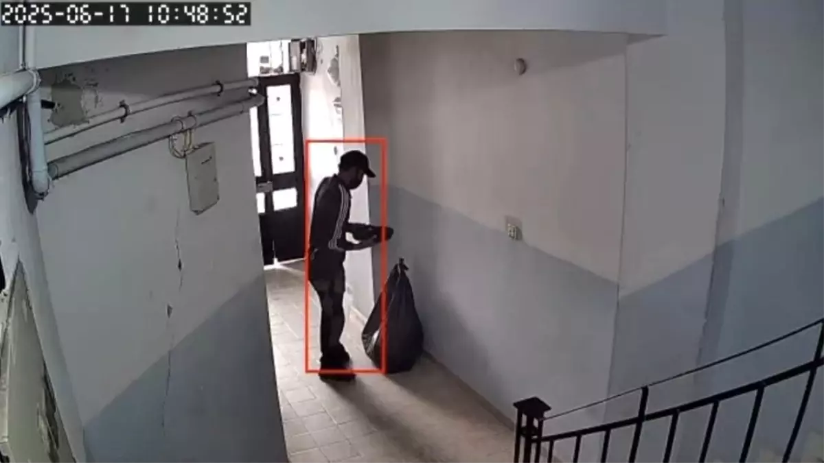 Sultangazi'de Gündüz Vakti Ayakkabı Hırsızlığı