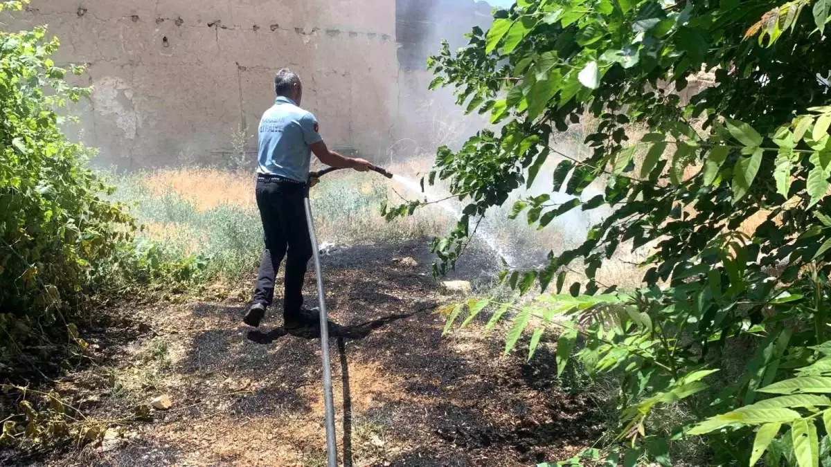 Karaman'da Cami Avlusunda Yangın Çıktı