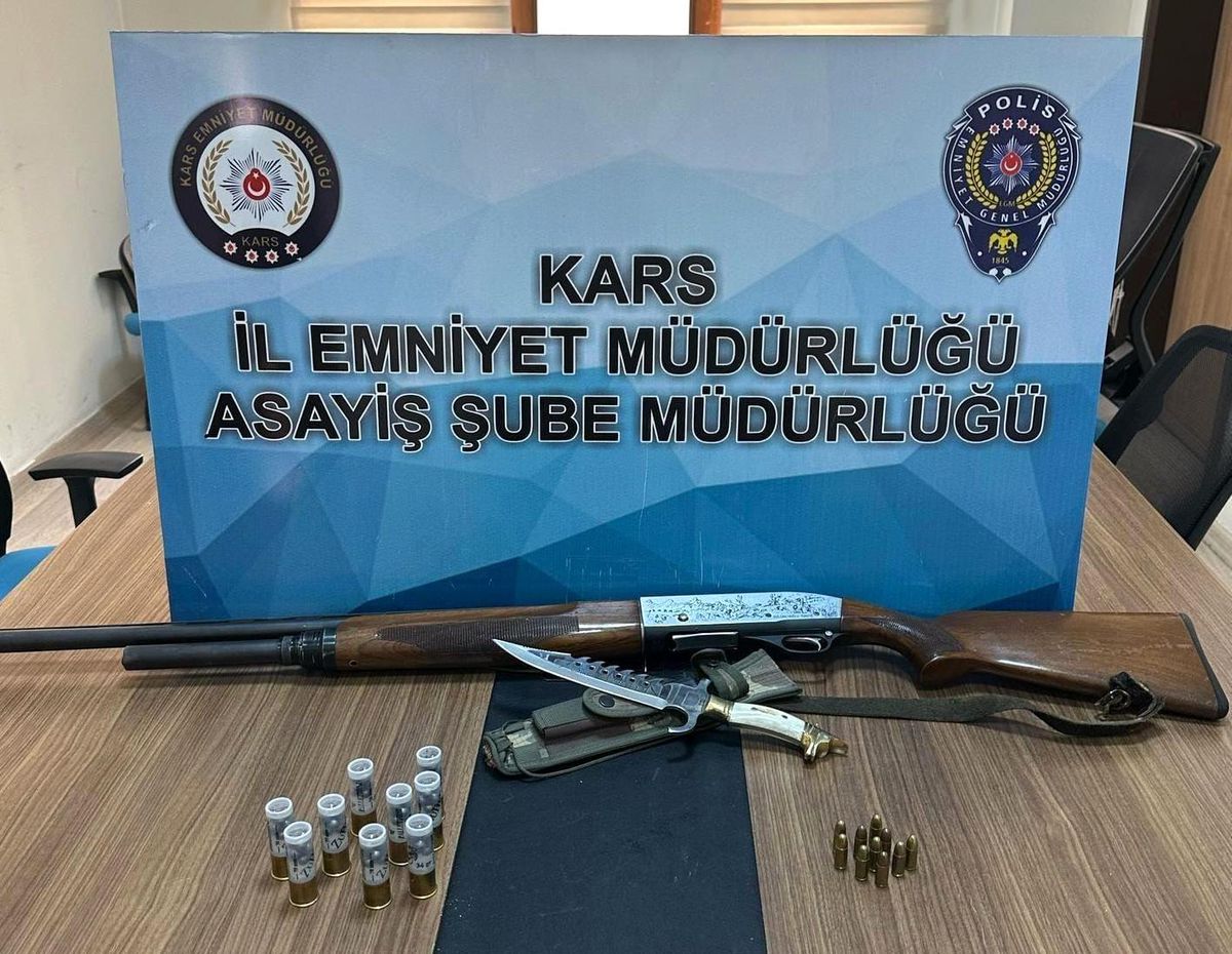 Kars'ta Polis Uygulamalarında Silah ve Mühimmat Ele Geçirildi