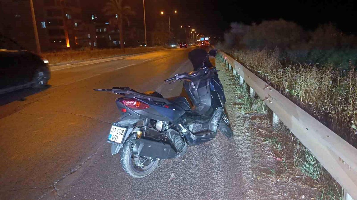 Antalya'da Motosiklet Kazası: İki Yaralı