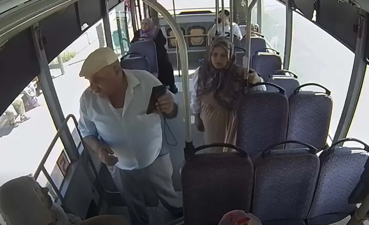 Manisa'da Düşen Cüzdan Sahibine İade Edildi