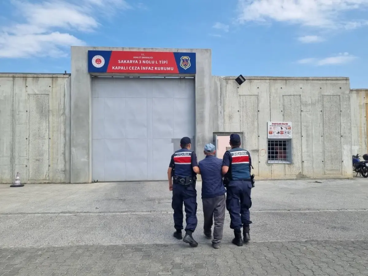 Sakarya'da Uyuşturucu Operasyonu: 3 Kişi Tutuklandı