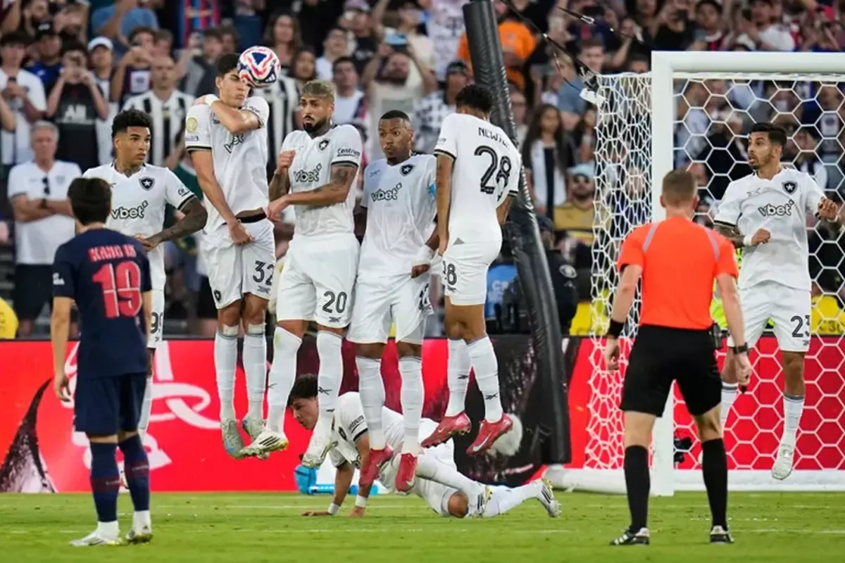 Şampiyonlar Ligi şampiyonu PSG'ye soğuk duş