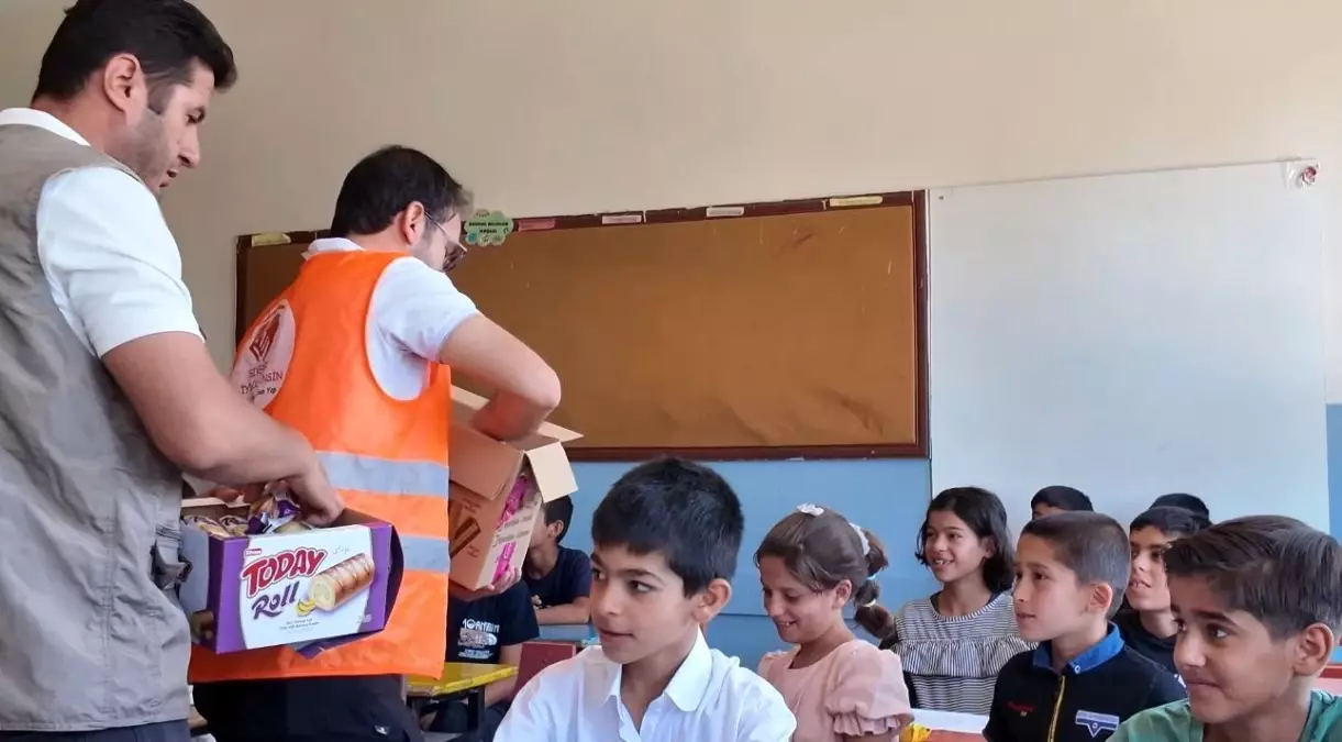 Öğrencilerin Karne Heyecanına Dondurma ve Kek İkramıyla Ortak Oldular