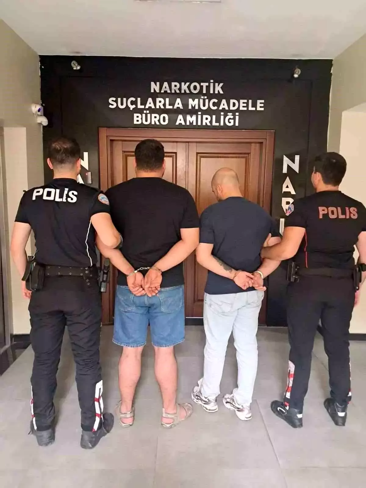 Darıca'da Uyuşturucu Operasyonu: 162 Sentetik Ecza Hapı Ele Geçirildi