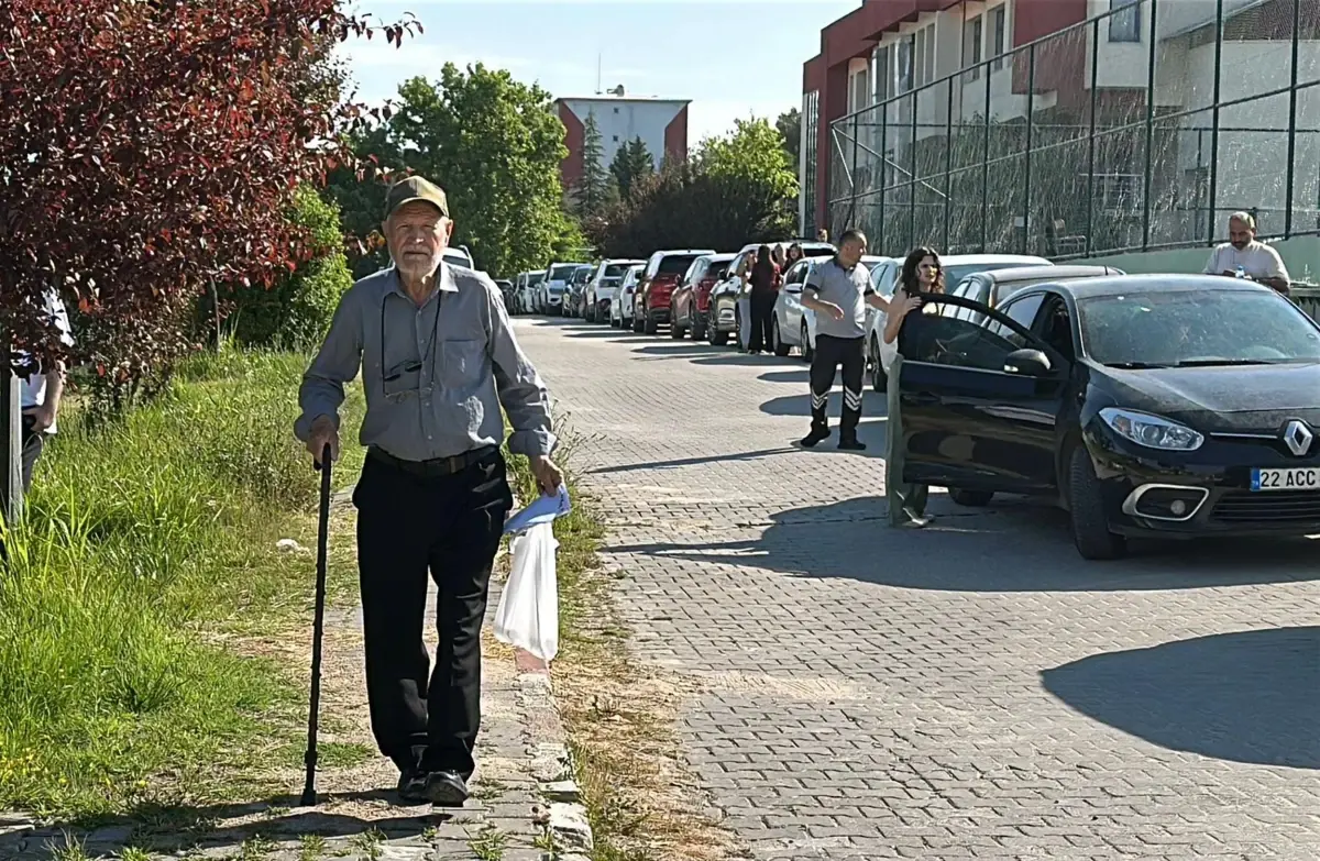 81 Yaşındaki Şevki Kılıç, 8. Kez YKS'ye Girdi