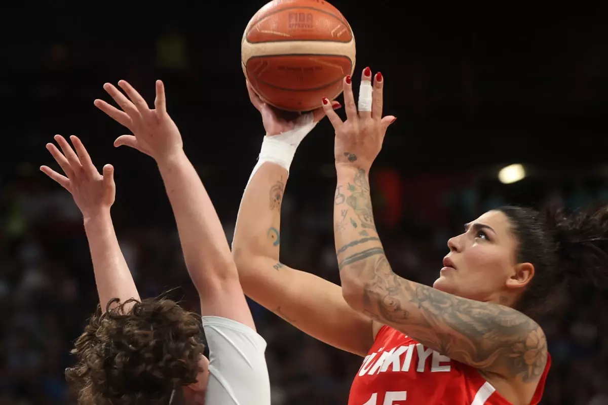 A Milli Kadın Basketbol Takımı, FIBA Avrupa Şampiyonası'nda çeyrek finale yükseldi