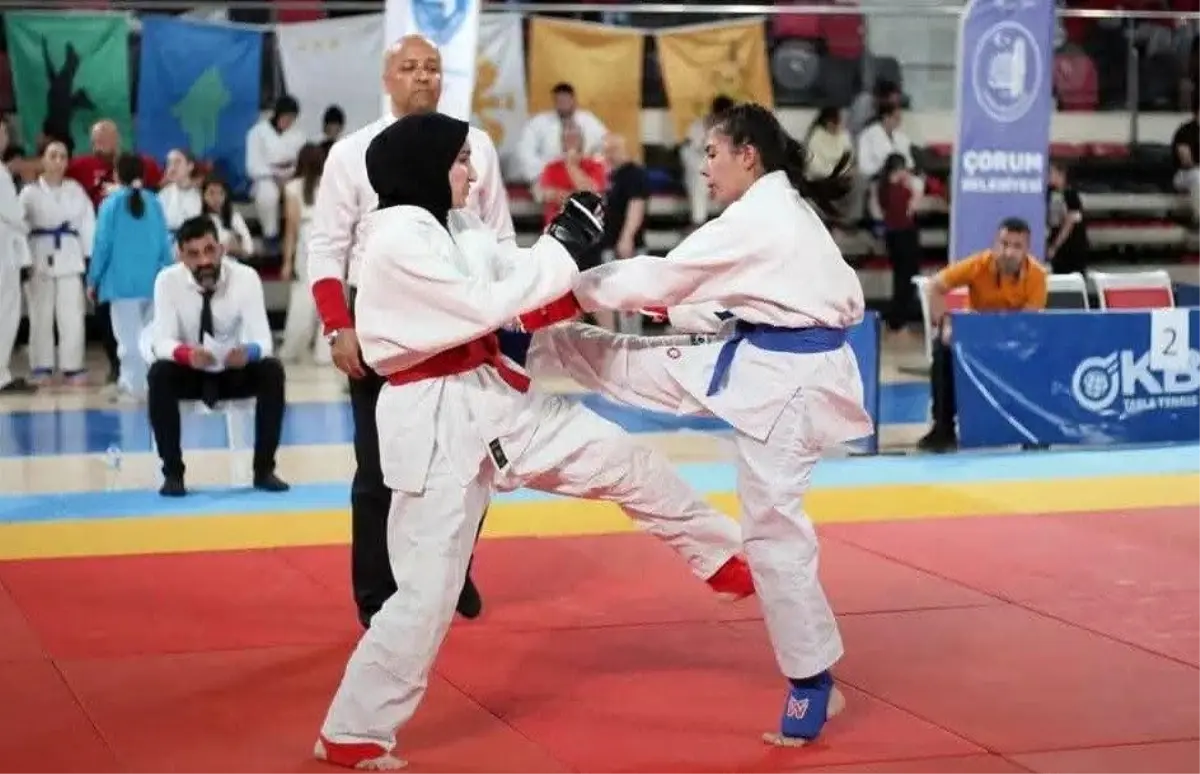 Adıyamanlı Sporcu Emine Bozkurt, Türkiye Ju Jitsu Şampiyonası'nda Çifte Altın Madalya Kazandı