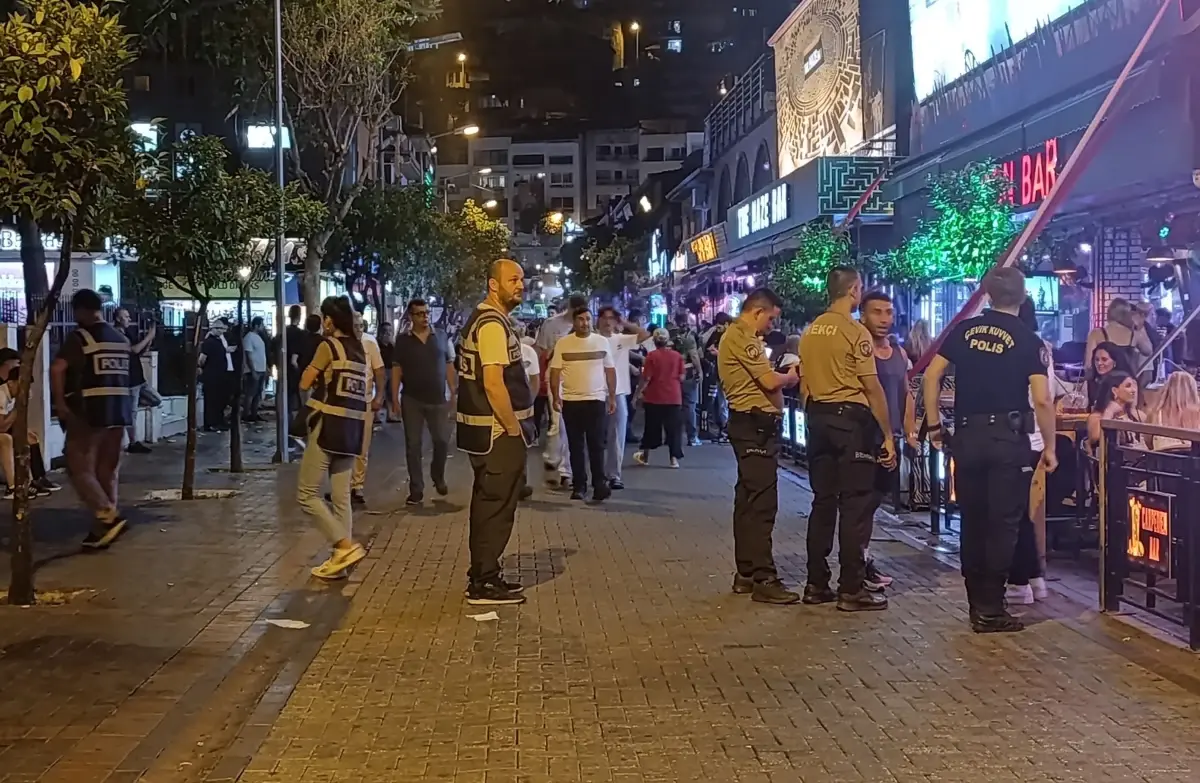 Alanya Barlar Sokağı'nda Şok Denetim: 34 İşletmeye Kabine! Ruhsat Skandalları Ortaya Çıktı