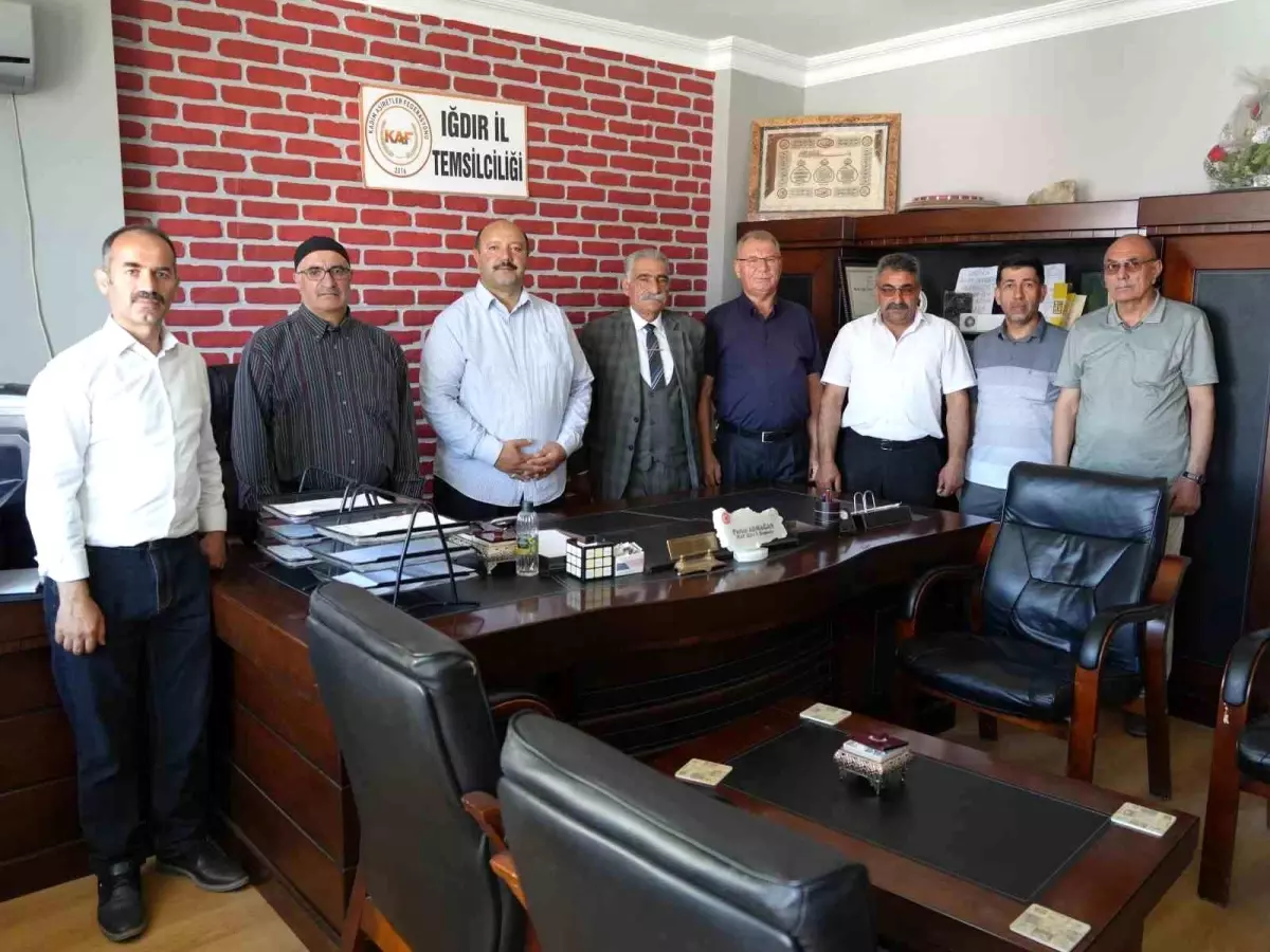 Iğdır'daki Aşiret Liderlerinden Hac ve Umre Hediyeleri İçin Ortak Basın Açıklaması