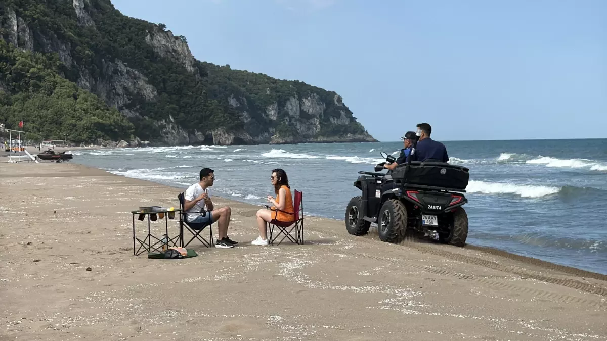 Bartın'da İnkumu Plajı'nda Kirlilik Temizlendi, Denize Giriş Yasaklandı