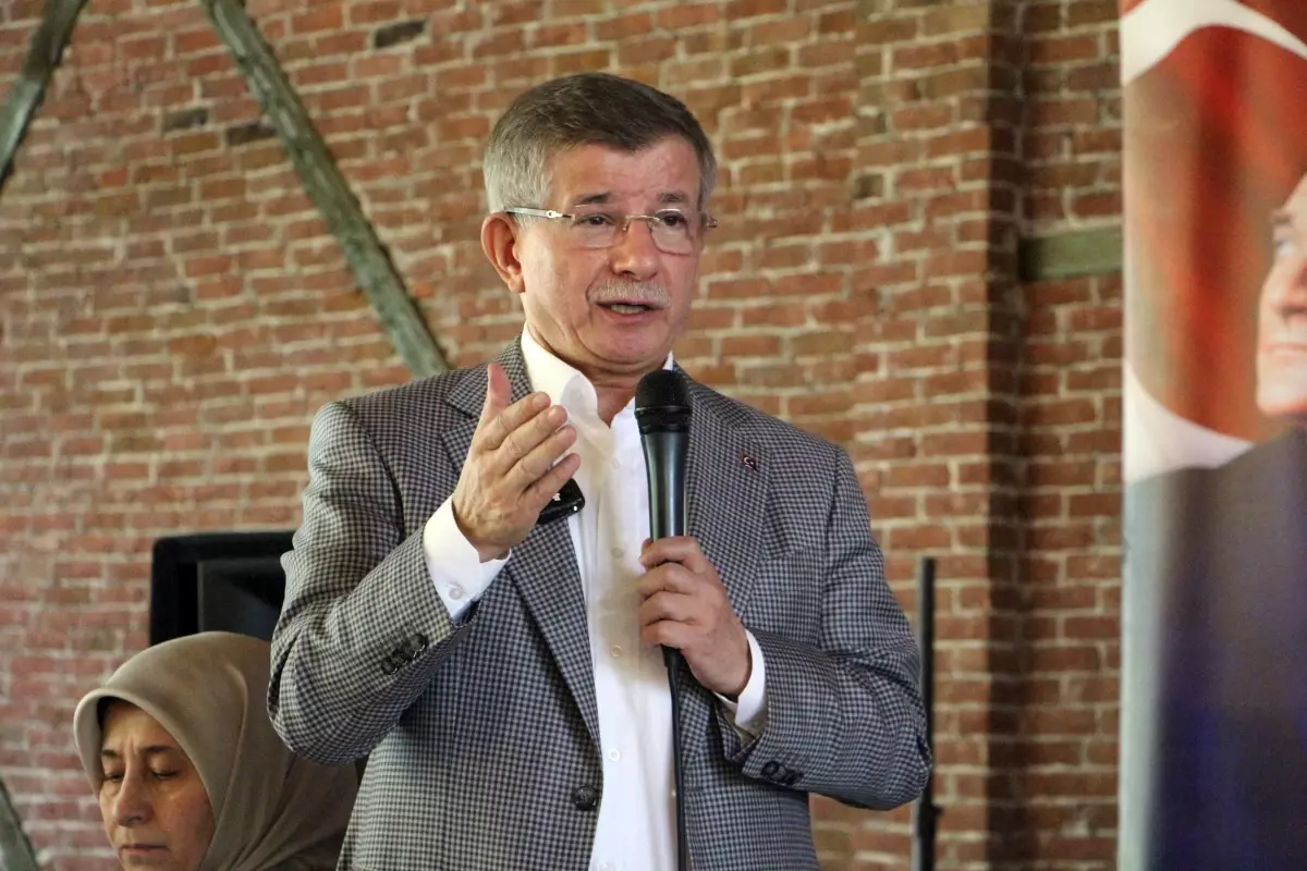 Davutoğlu: İsrail'in saldırganlığına tereddütsüz tavır alınmalı