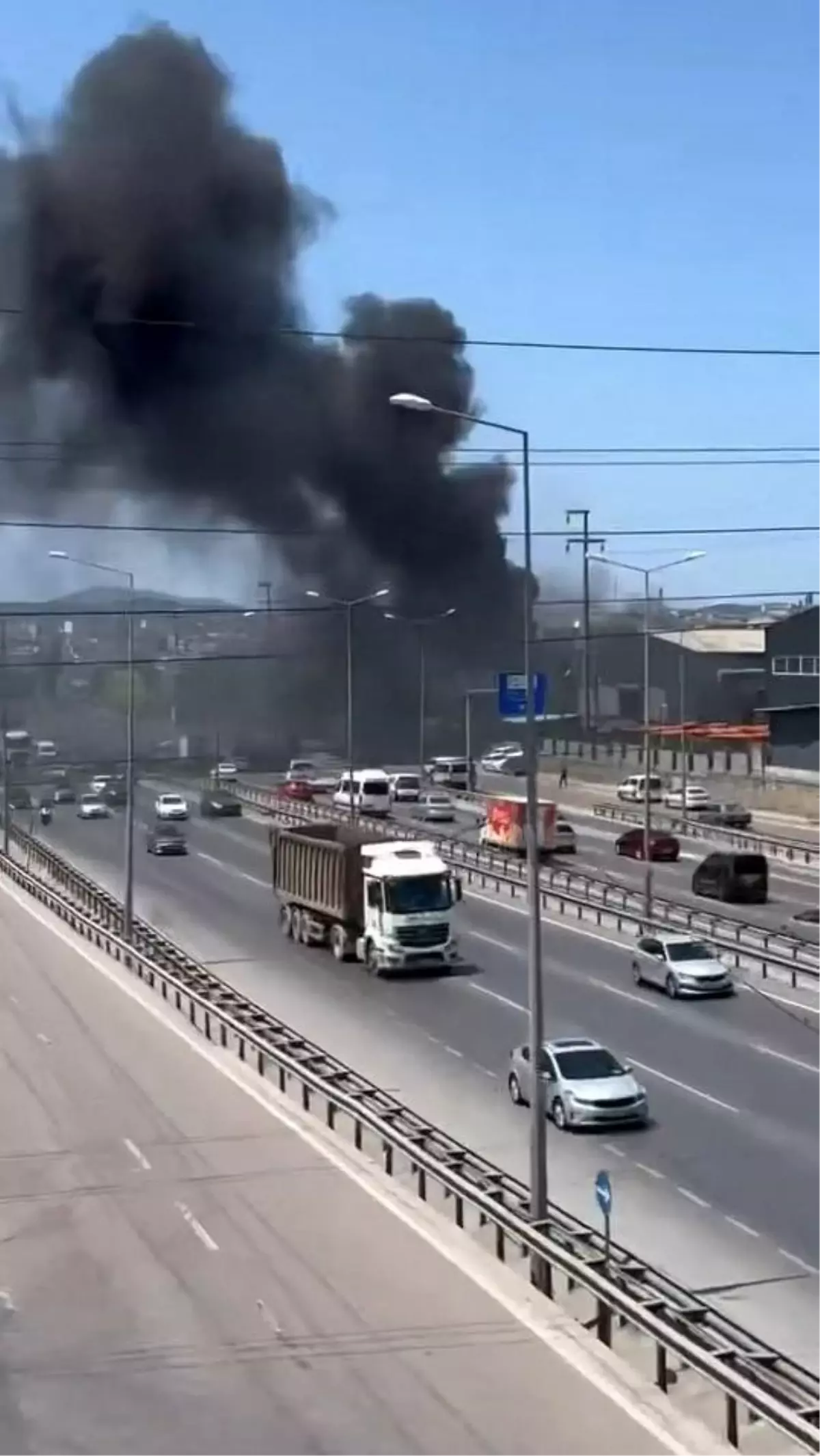 Kocaeli'de Döküm Fabrikasında Yangın Çıktı