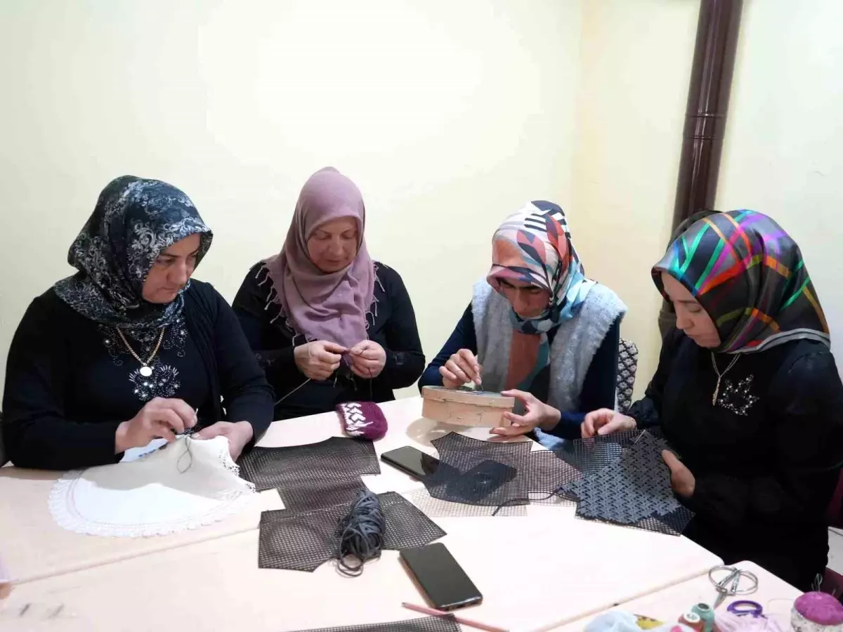 Kastamonu'da Kadınlar Atıl Eşyalardan Çeyiz Ürünleri Tasarlıyor