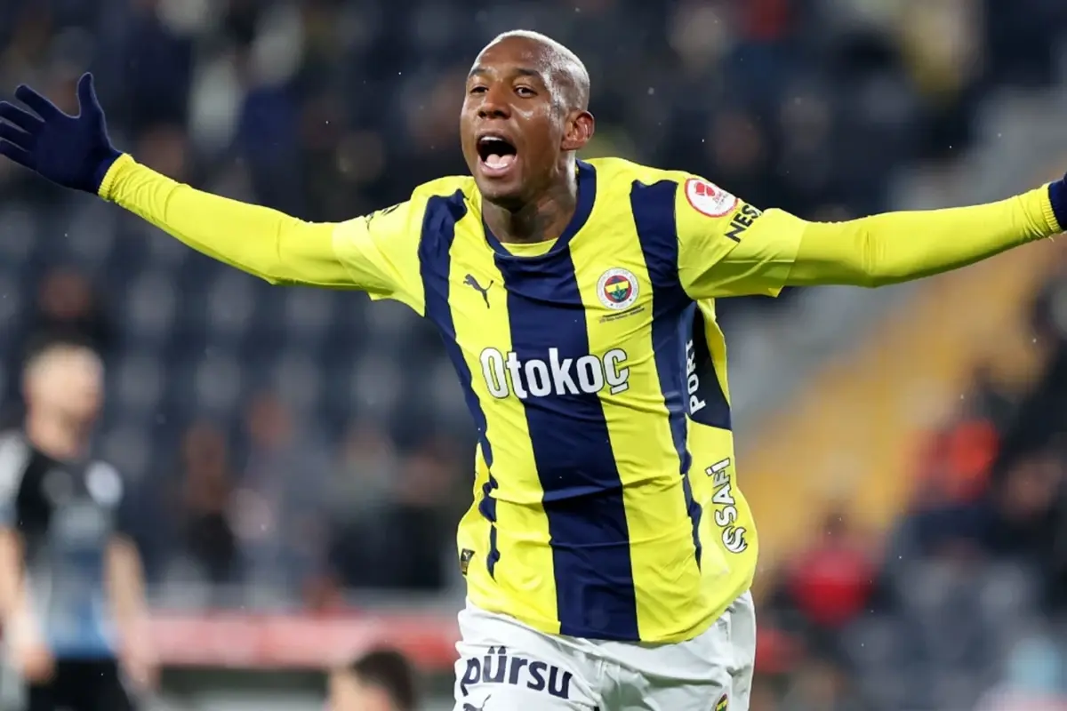 Fenerbahçe'de neler oluyor! Taraftar transfer beklerken takımın yıldızı da ayrılıyor