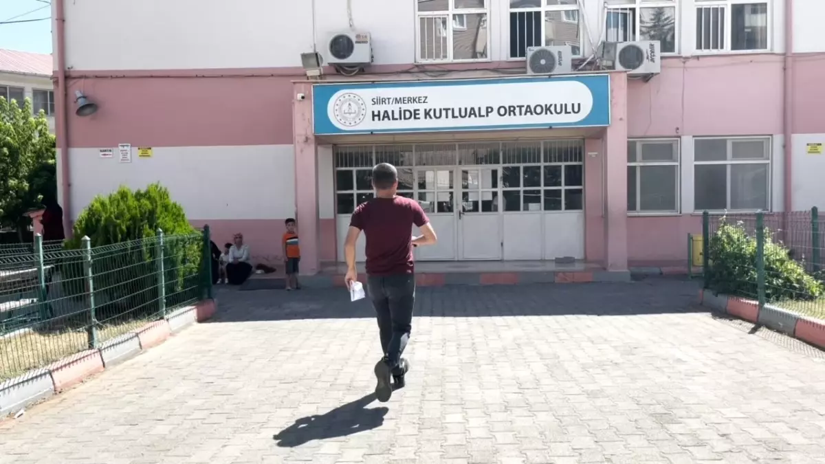 Siirt'te YKS Adayları Sınava Son Anda Yetişti