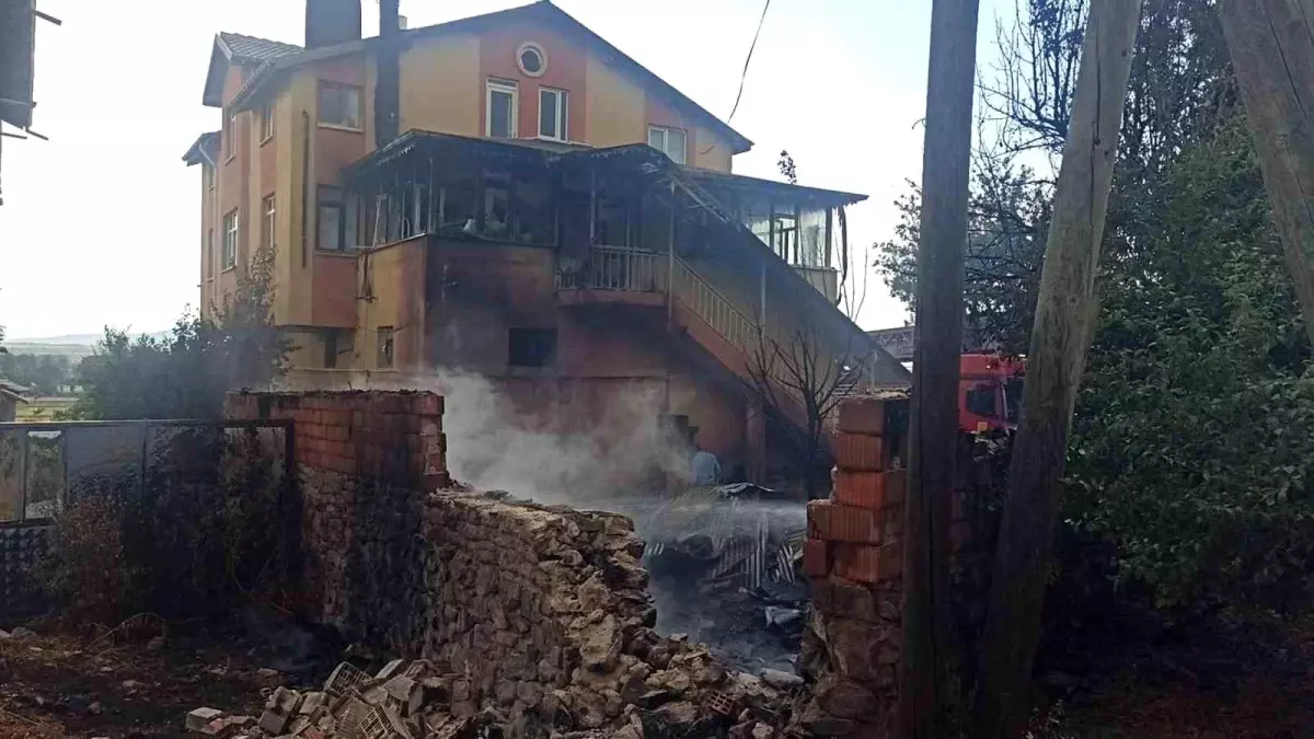 Seydişehir'de Ot Yangını Evleri Tehdit Etti
