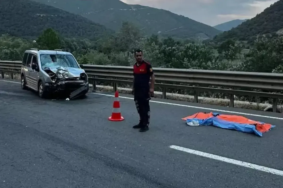 Sakarya'da otomobil ve motosiklet çarpıştı! 1 kişi hayatını kaybetti