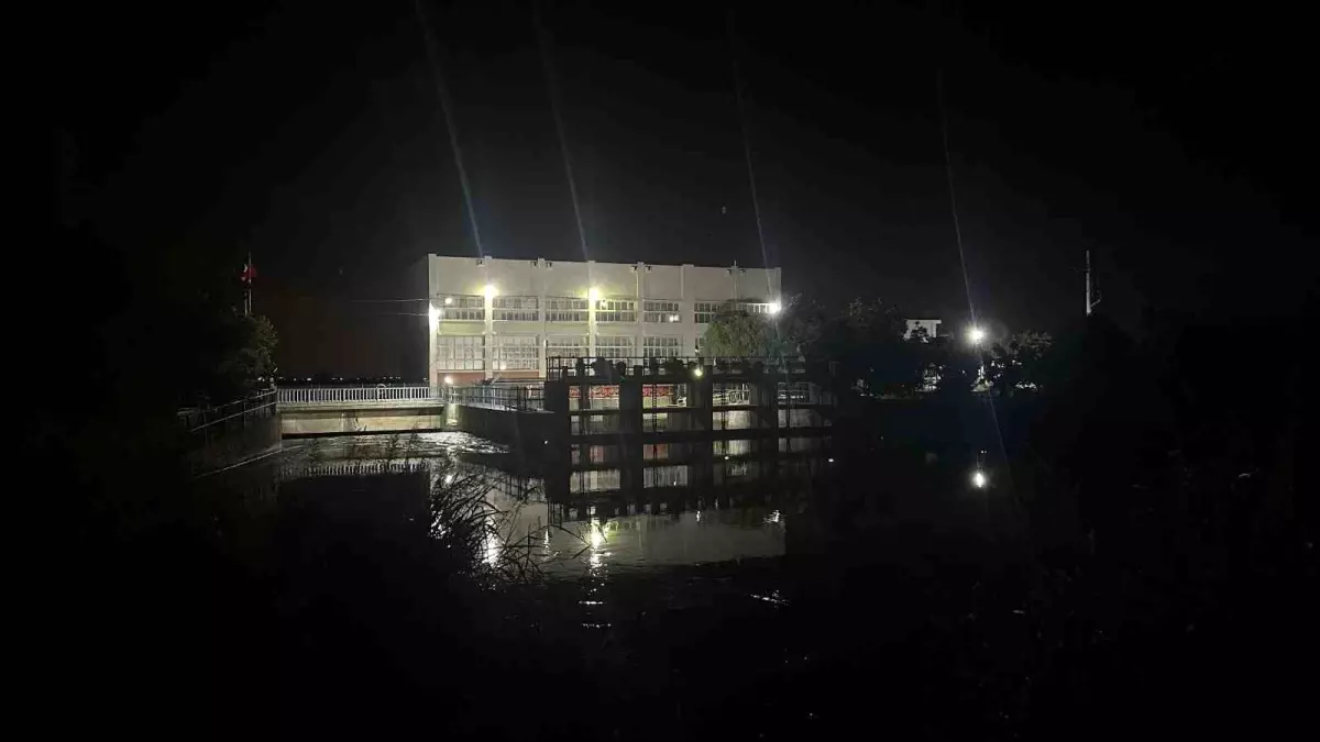 Adana'da 11 Yaşındaki Çocuk Sulama Kanalında Kayboldu