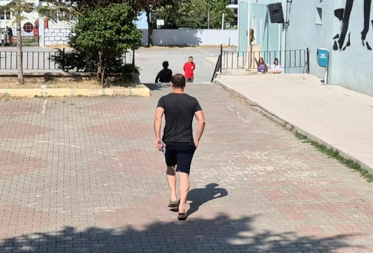 Tekirdağ'da TYT Sınavı Başladı, Öğrenciler Koşarak Yetişti