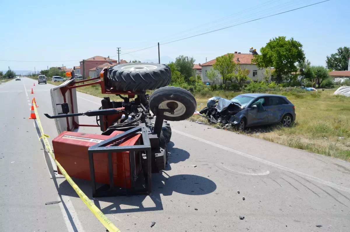 Aksaray'da Traktör ve otomobil çarpışması: 4 yaralı