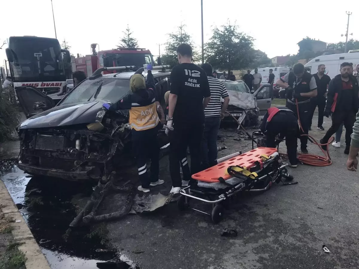 Uşak'ta Trafik Kazası: 1 Ölü, 1 Yaralı