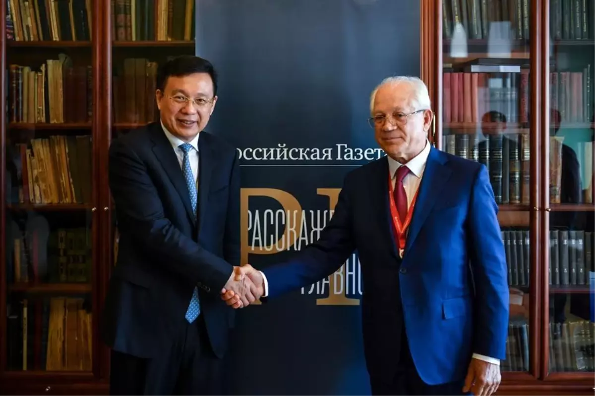 Xinhua ve Rossiyskaya Gazeta Arasında İşbirliği Görüşmesi