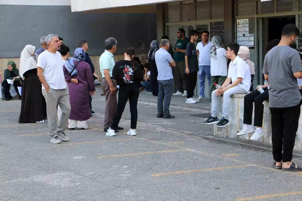 Diyarbakır'da YKS İlk Oturumu TYT Başladı