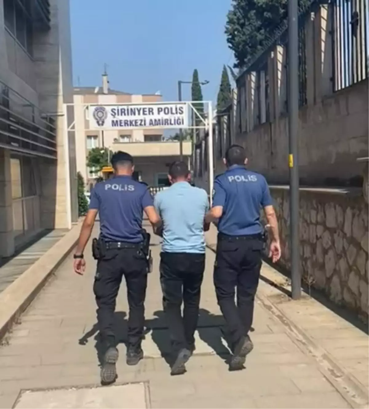 34 Yıl 10 Ay Hapsi Bulunan Şüpheli İzmir'de Yakalandı