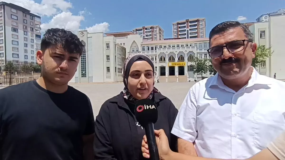 Kahramanmaraş'ta Baba ve Çocukları Aynı Sınavda