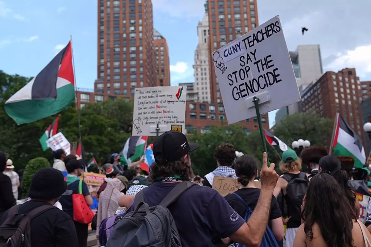 ABD halkı İran'la savaşmak istemiyor! New York'ta protesto gösterileri başladı