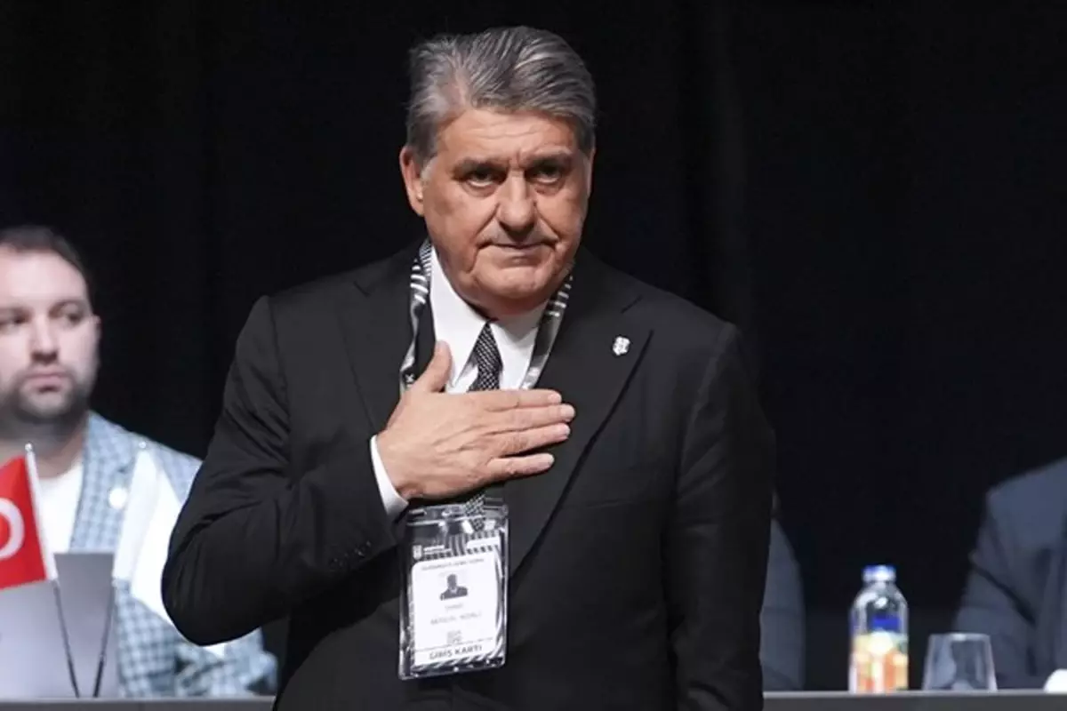 Beşiktaş'ta olağanüstü genel kurul sona erdi! İşte reddedilen ve kabul edilen projeler