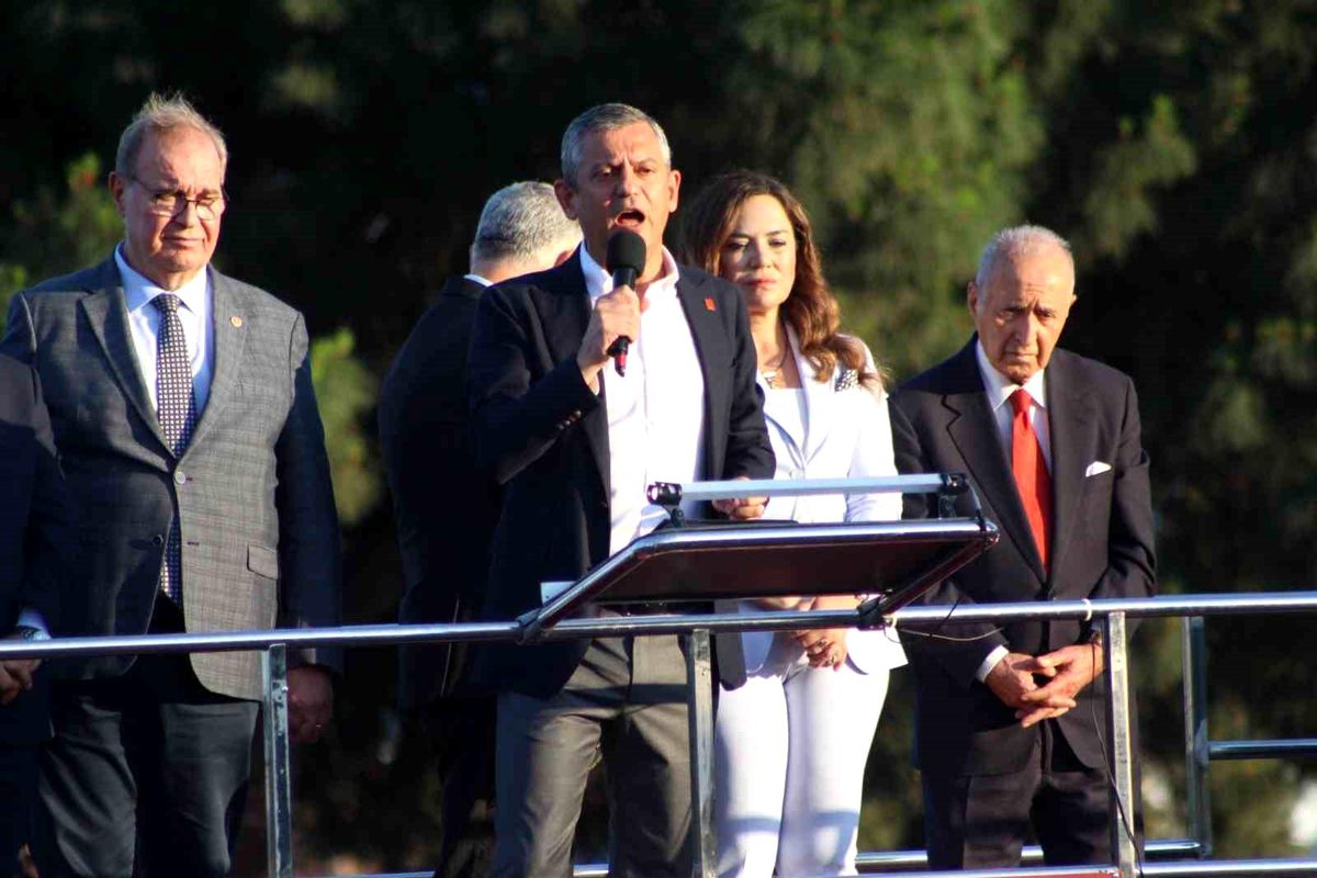CHP Genel Başkanı Özgür Özel, ABD'nin İran'a Saldırılarını Eleştirdi