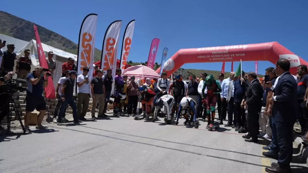 Erzincan'da Dünya Kaykay İniş Şampiyonası Coşkusu!