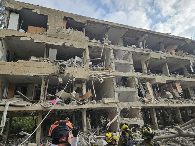 İran'dan misilleme! Hayfa ve Tel Aviv'de büyük patlamalar yaşanıyor