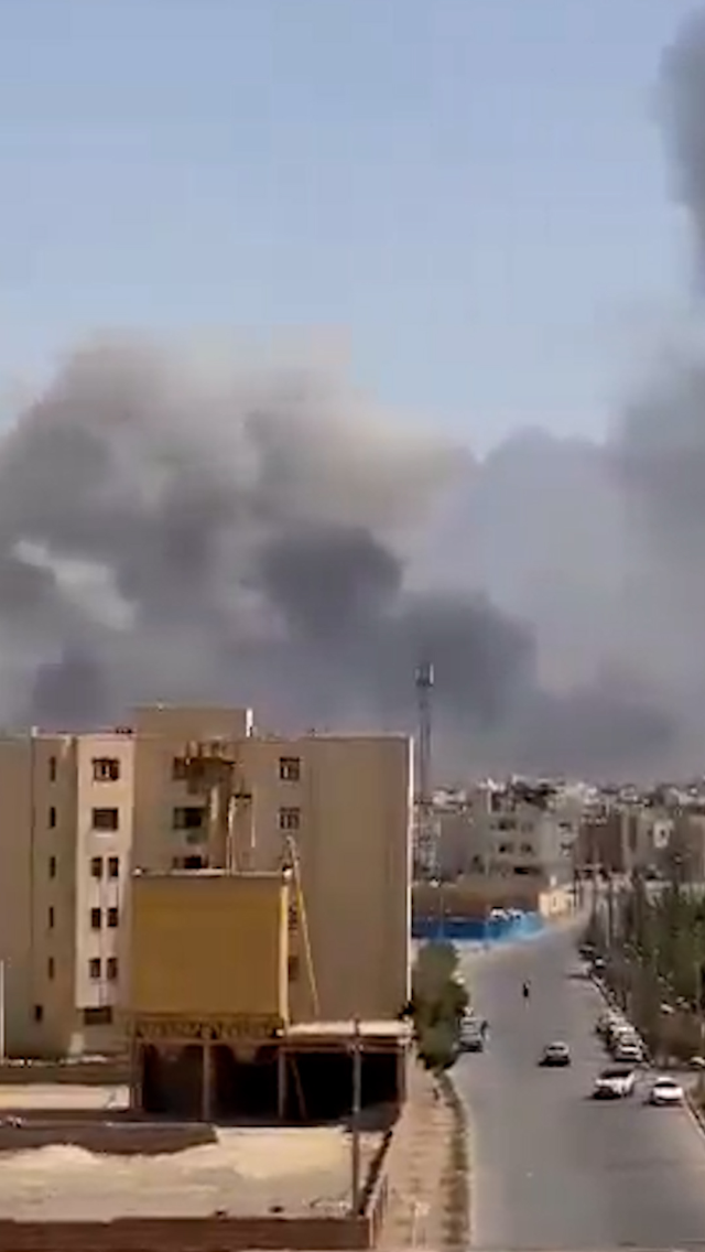 Israel's attack on Iran's strategic point! Loud explosions occurred