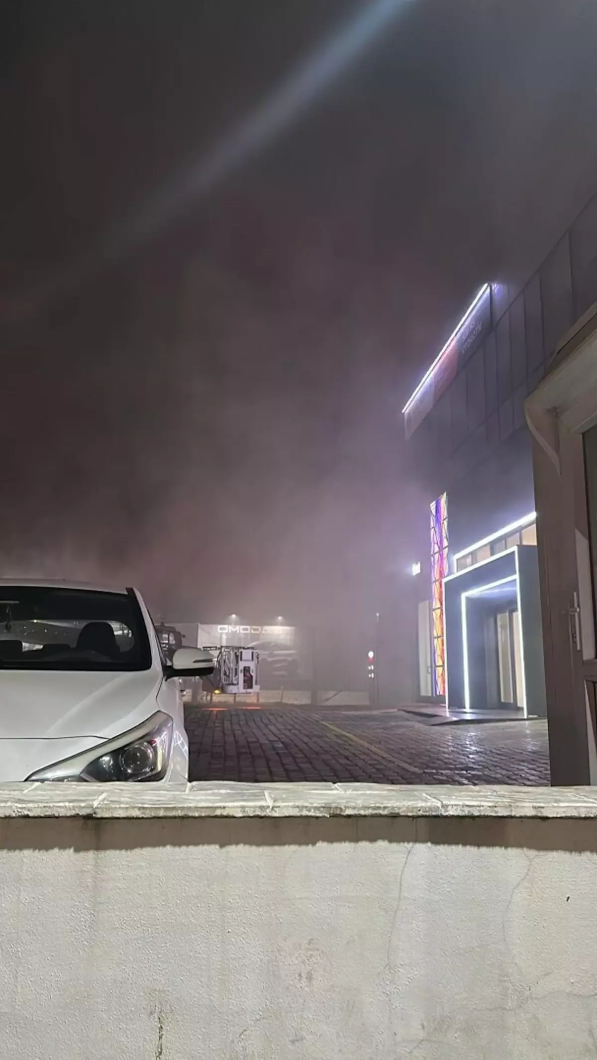 İzmir'de Pimapen Deposunda Yangın Kontrol Altına Alındı